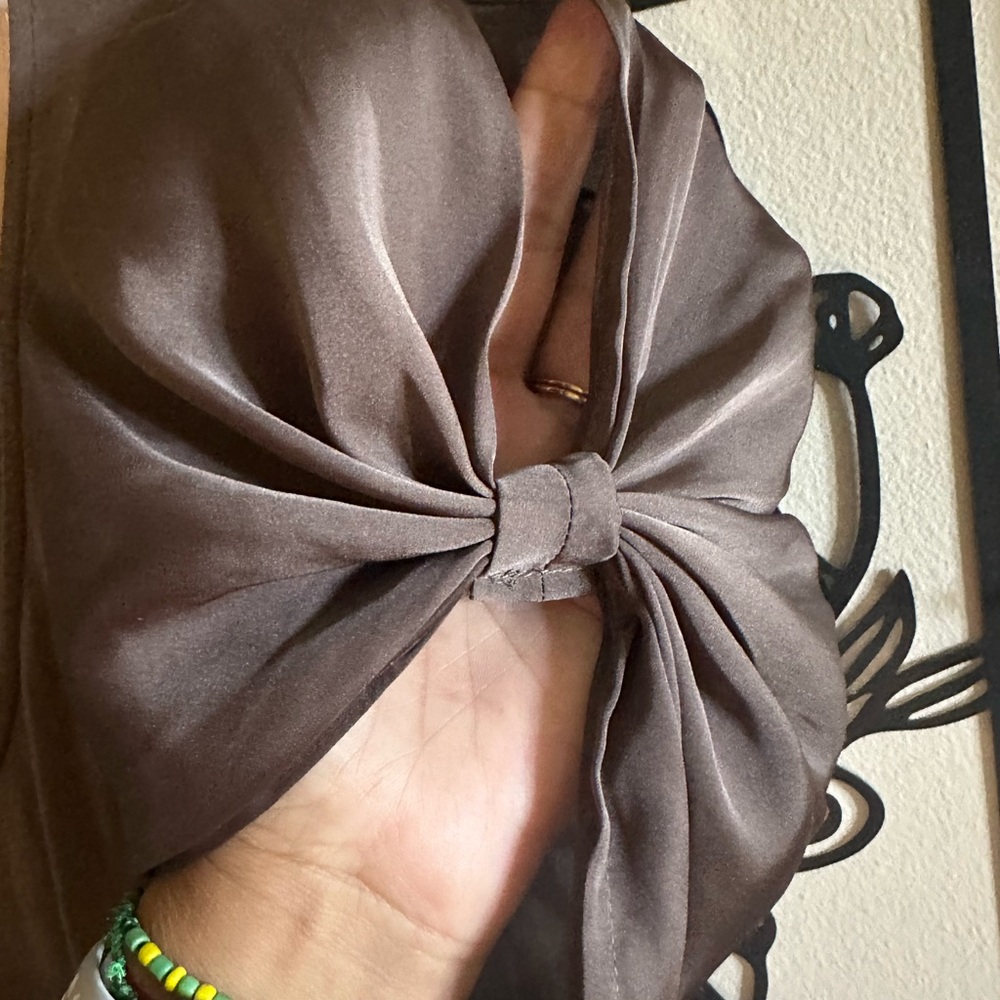 Express Army Green Bow Sleeve Blouse - Picture 4 of 5